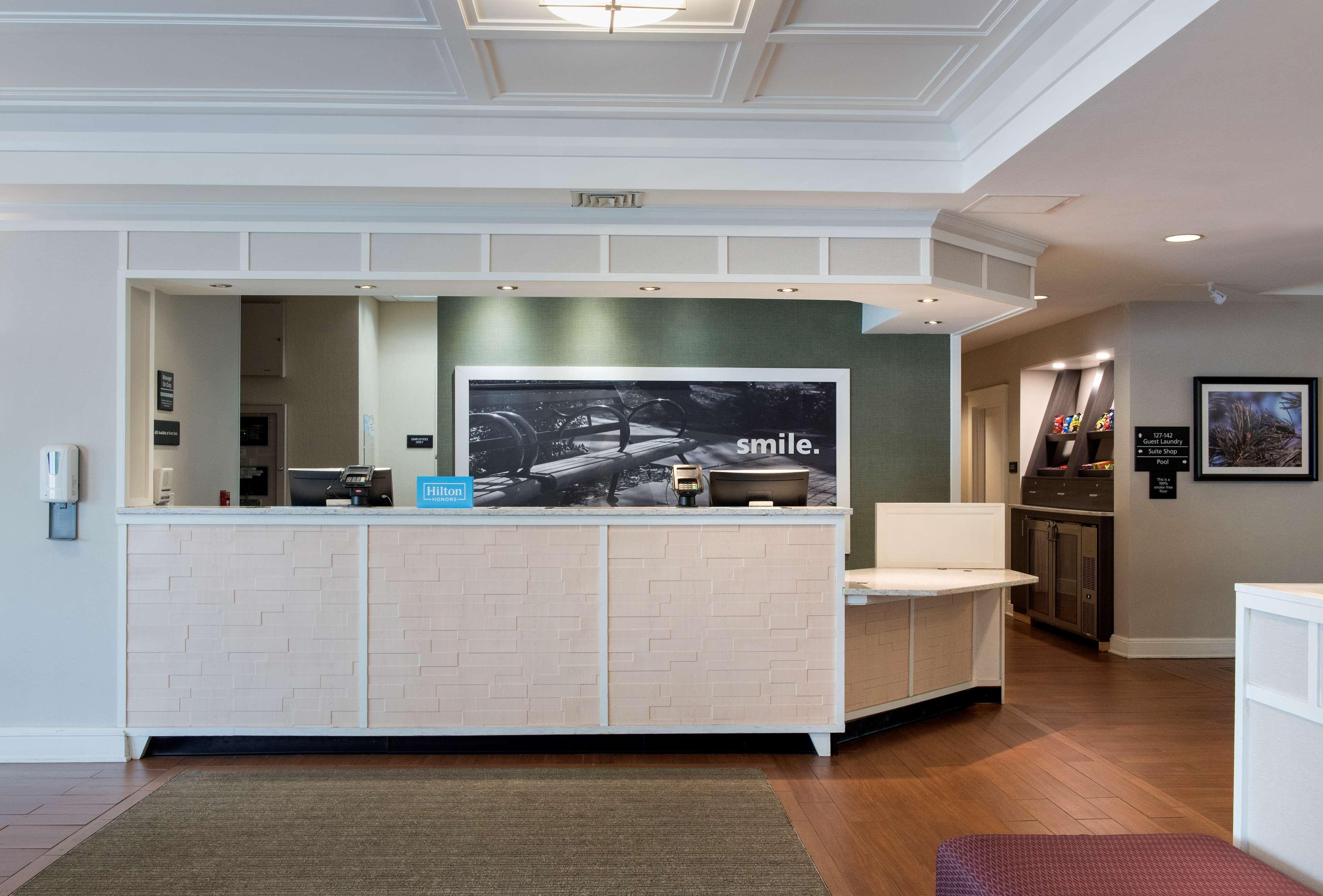 Hampton Inn Middletown Bagian luar foto