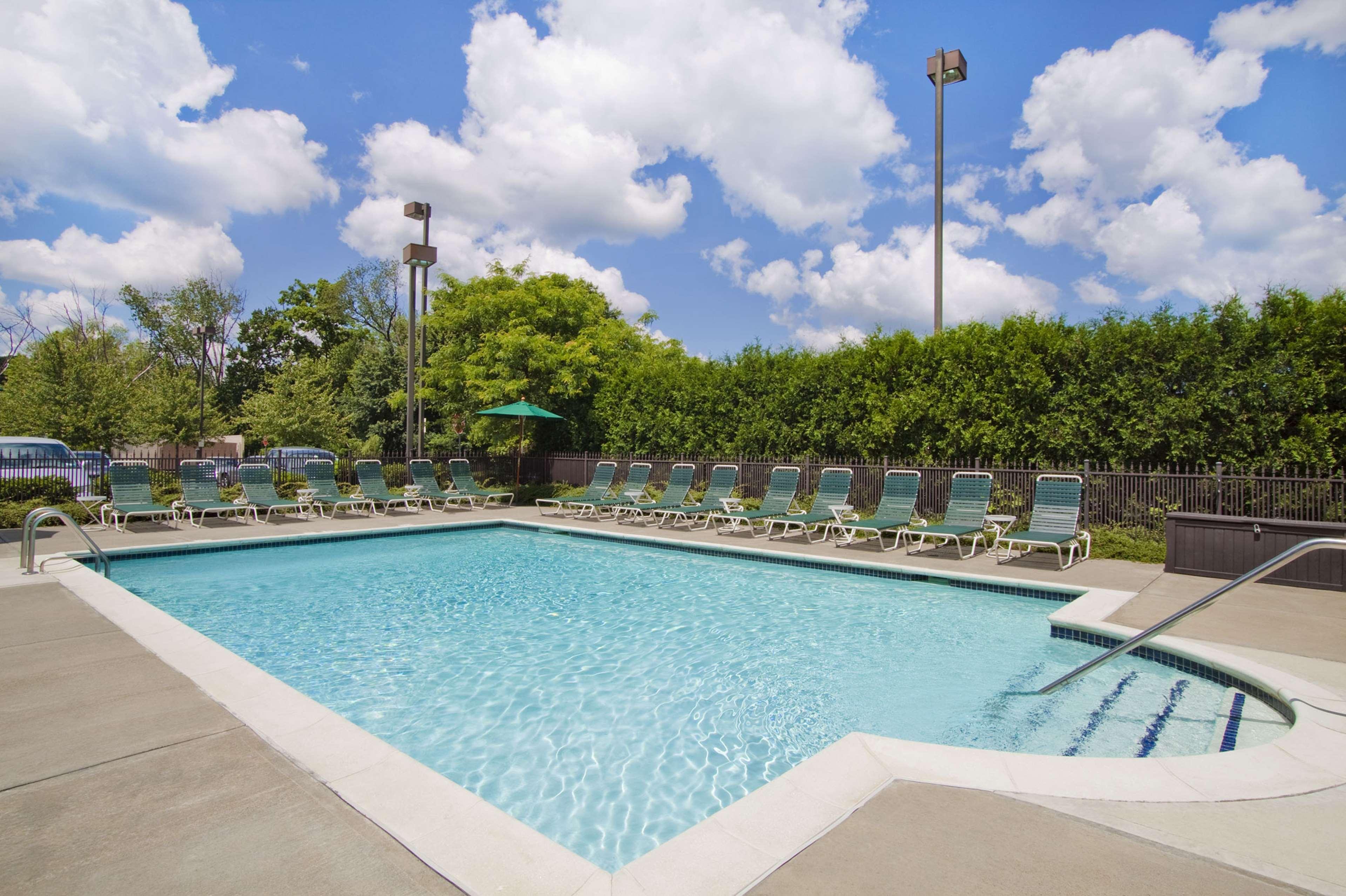 Hampton Inn Middletown Bagian luar foto