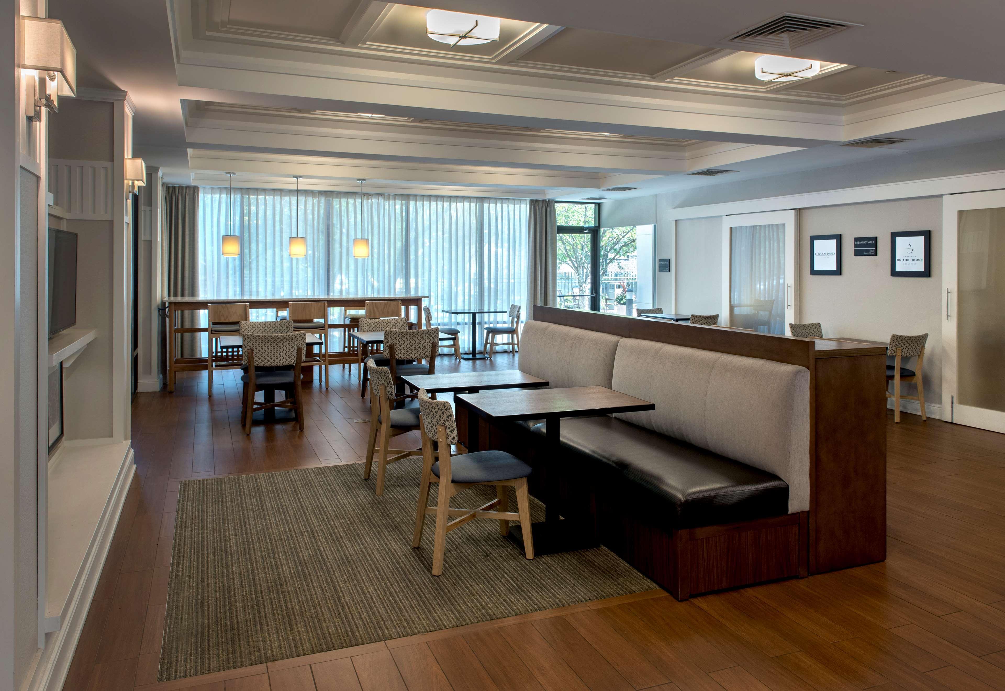 Hampton Inn Middletown Bagian luar foto