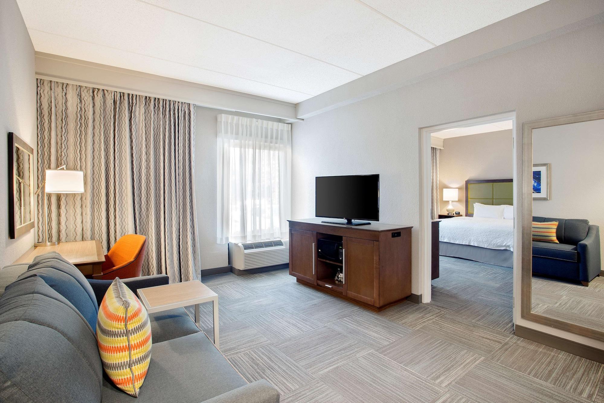 Hampton Inn Middletown Bagian luar foto