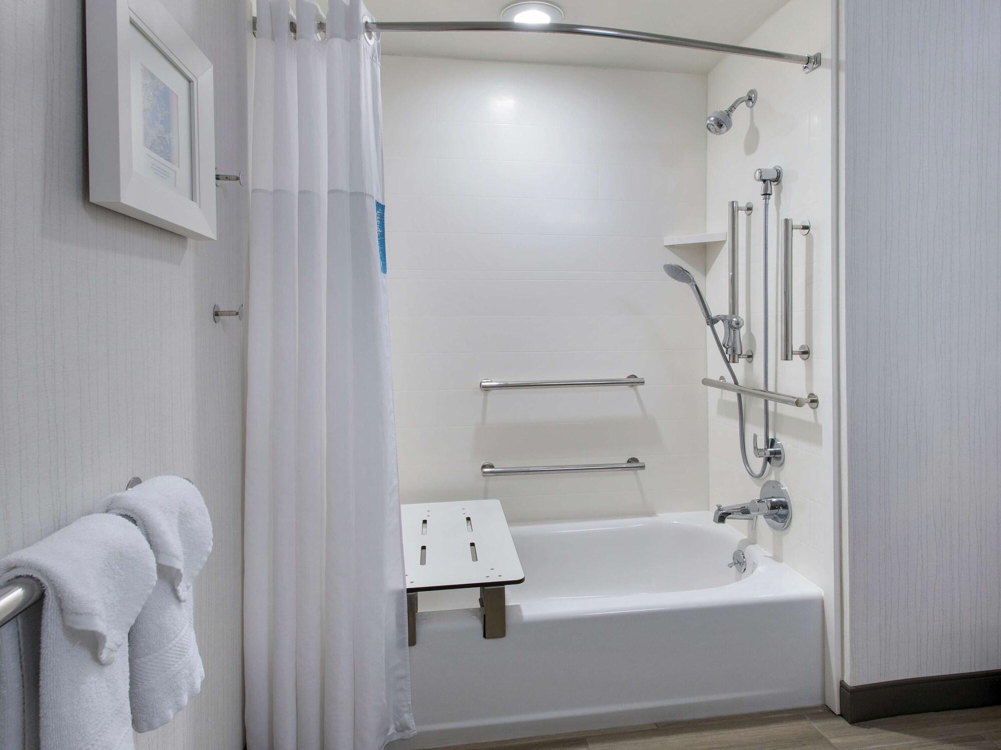 Hampton Inn Middletown Bagian luar foto