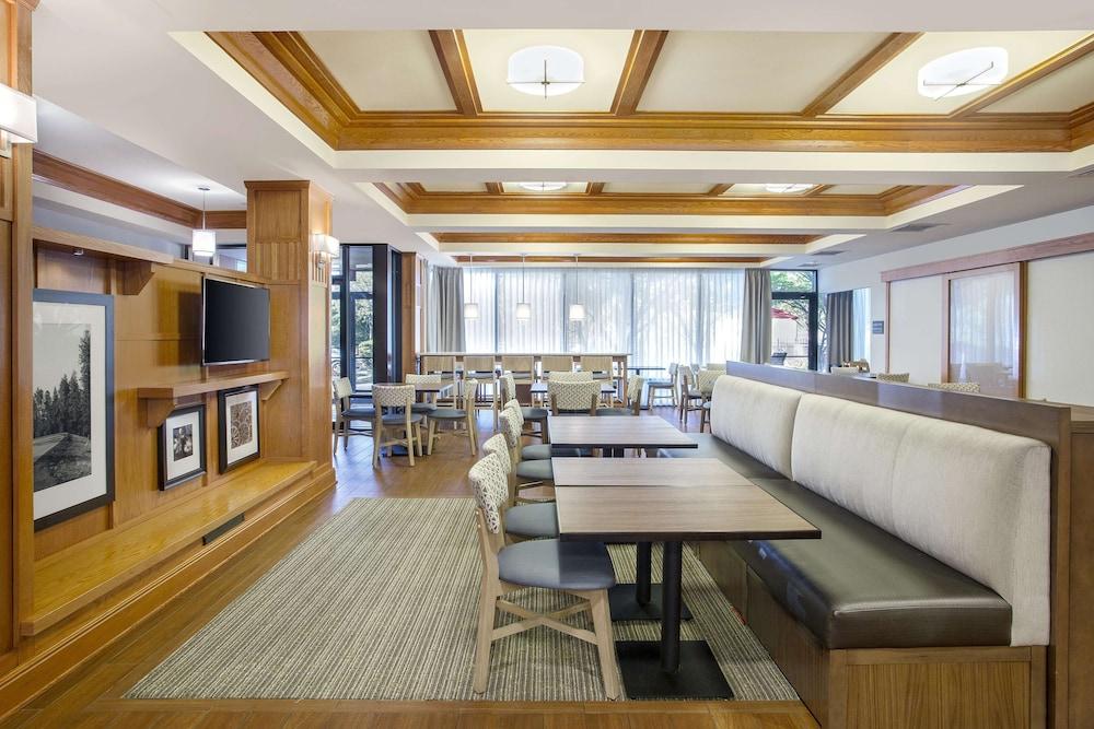 Hampton Inn Middletown Bagian luar foto