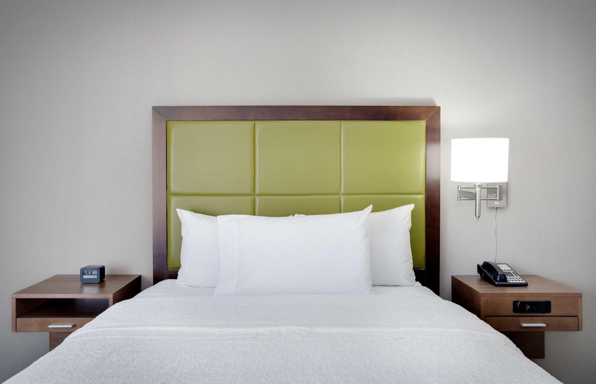 Hampton Inn Middletown Bagian luar foto
