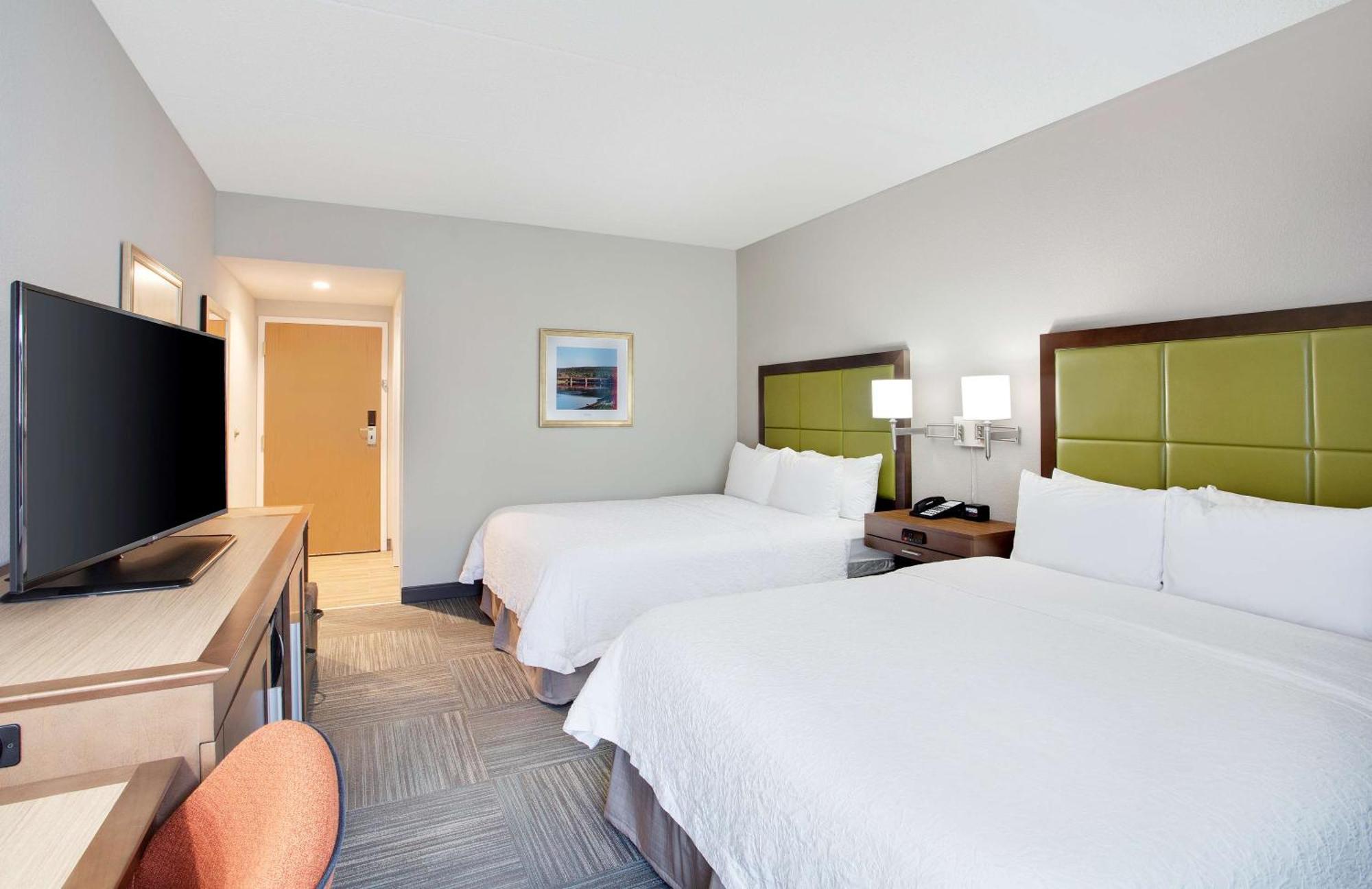 Hampton Inn Middletown Bagian luar foto