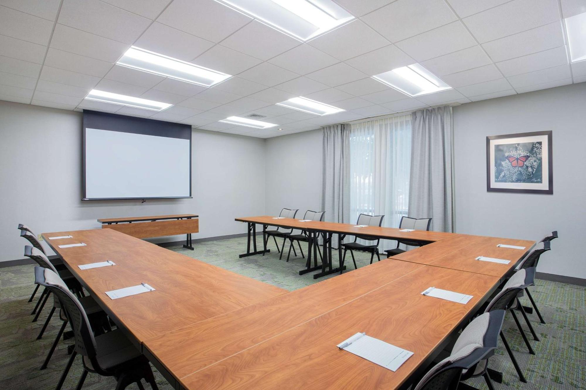 Hampton Inn Middletown Bagian luar foto
