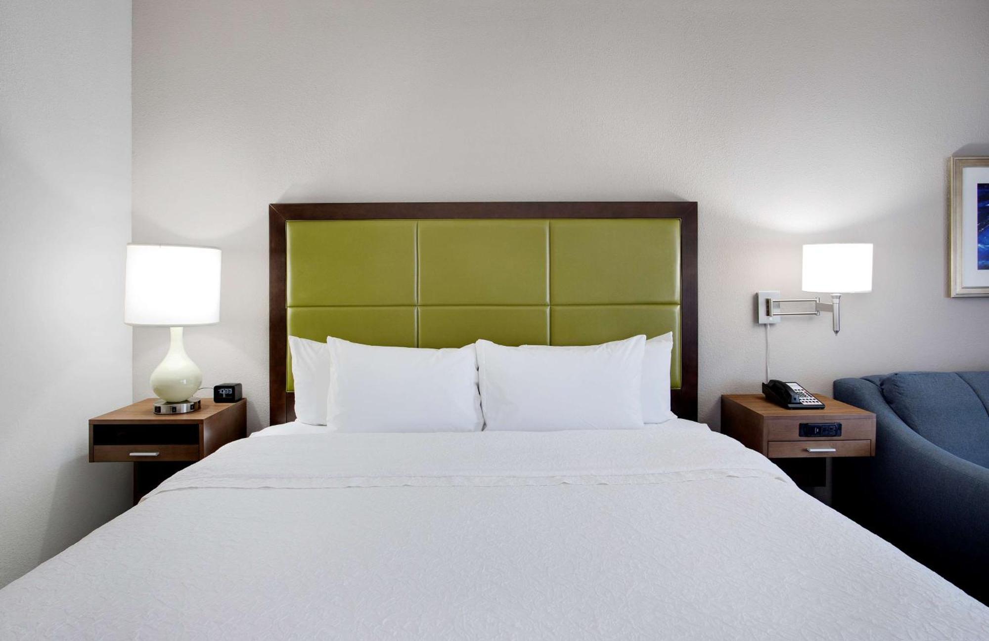 Hampton Inn Middletown Bagian luar foto