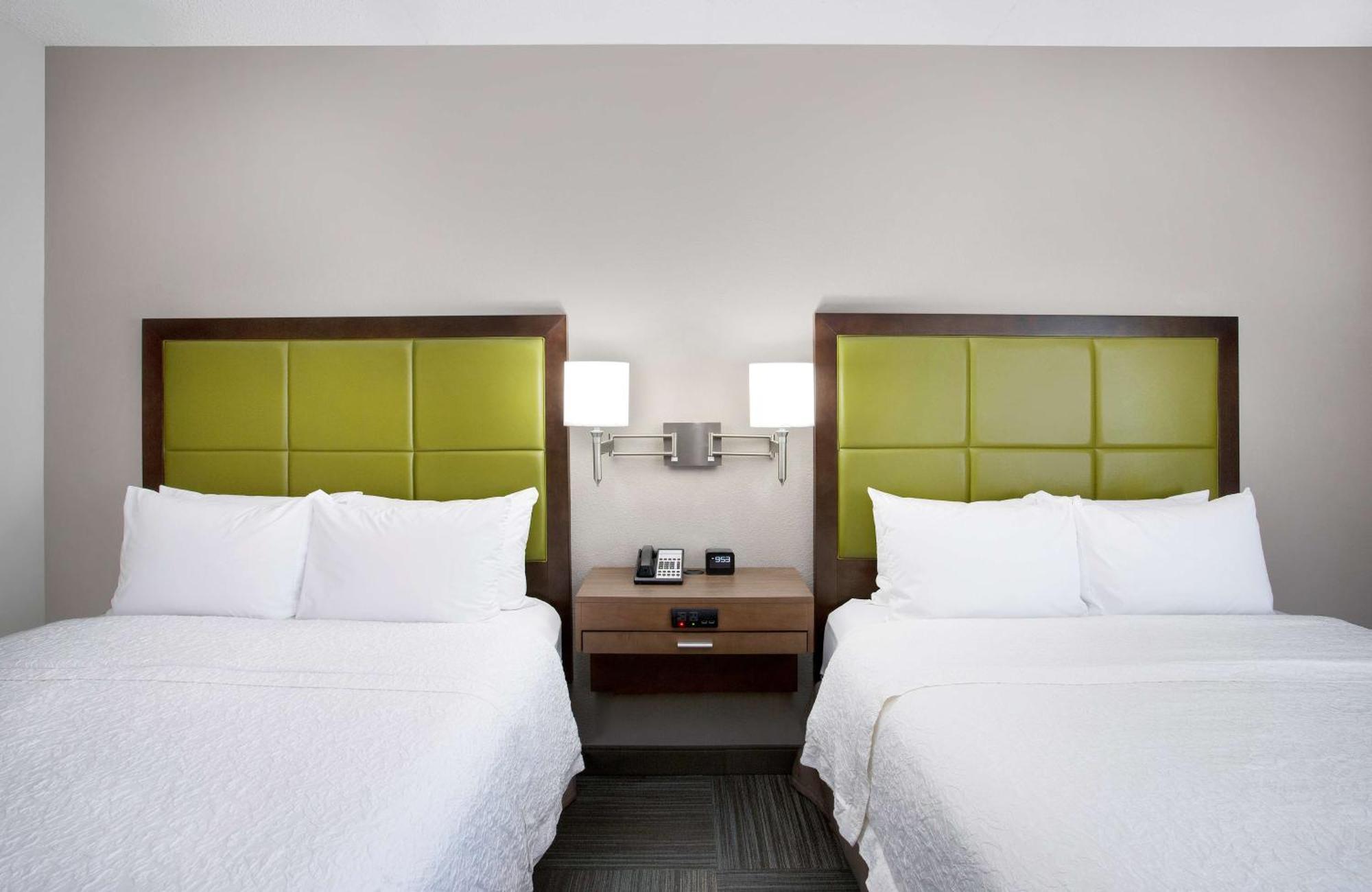 Hampton Inn Middletown Bagian luar foto