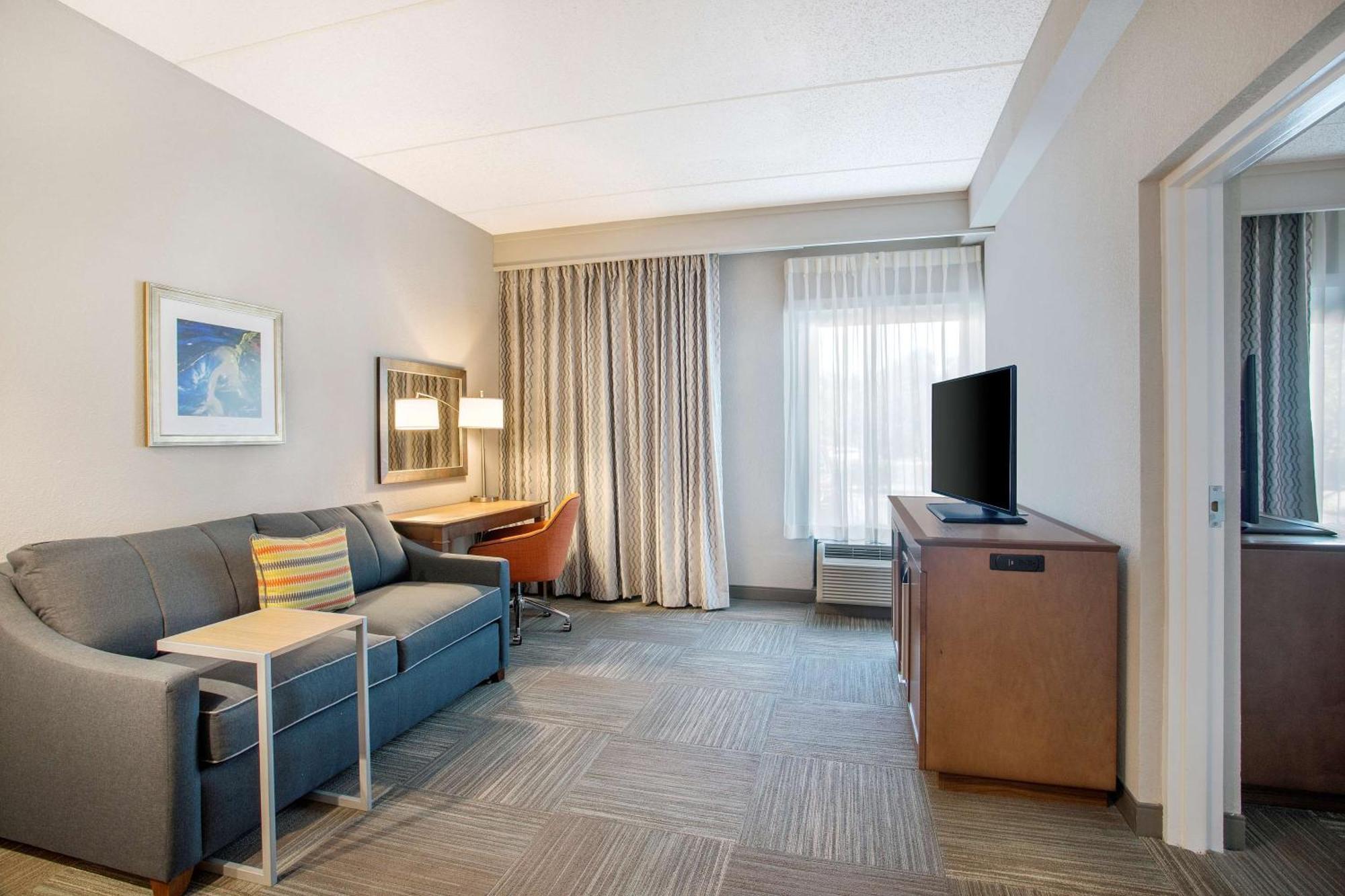 Hampton Inn Middletown Bagian luar foto