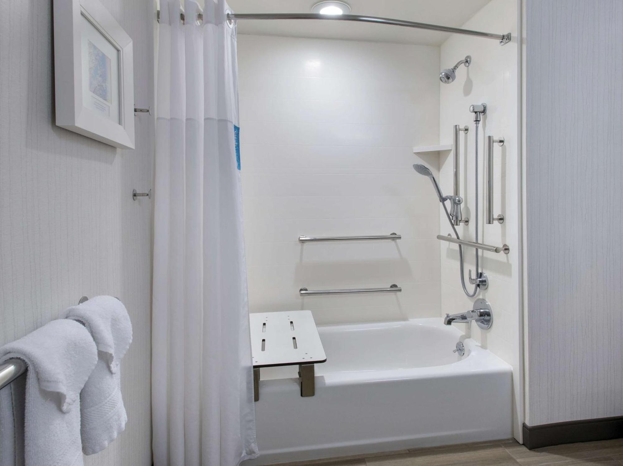 Hampton Inn Middletown Bagian luar foto
