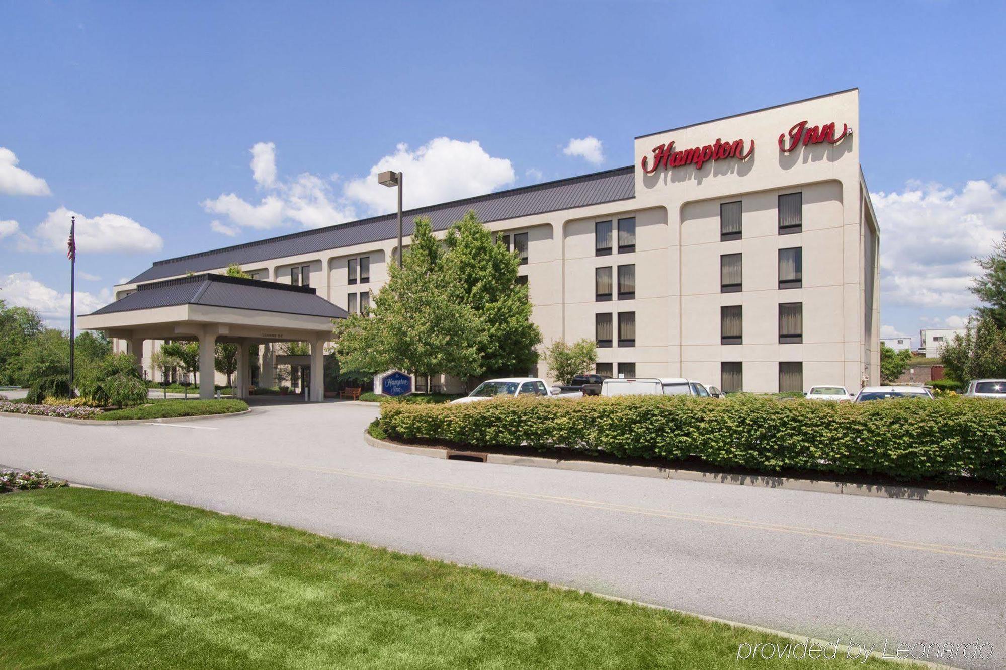 Hampton Inn Middletown Bagian luar foto
