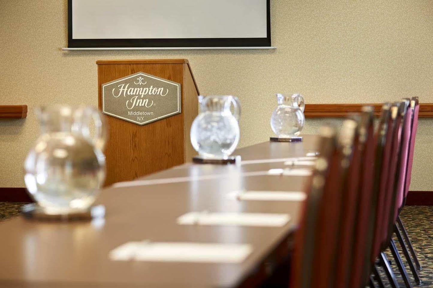 Hampton Inn Middletown Bagian luar foto