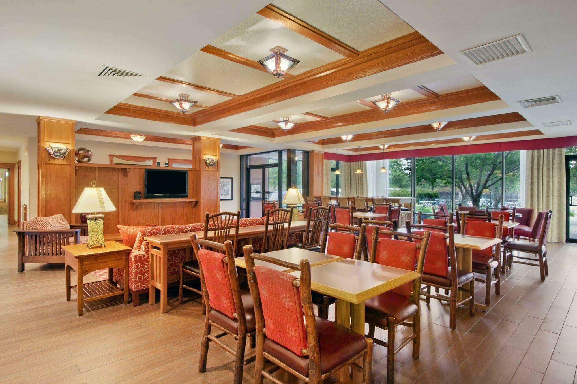 Hampton Inn Middletown Bagian luar foto