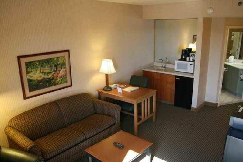 Hampton Inn Middletown Bagian luar foto
